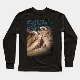 tomcat meets his kitten Long Sleeve T-Shirt